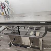 Tavolo operatorio veterinario