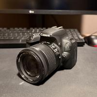 Canon EOS200D + borsa Canon e 2 batterie in più