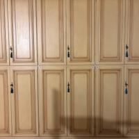 Armadio a 12 ante disposte su 2 livelli