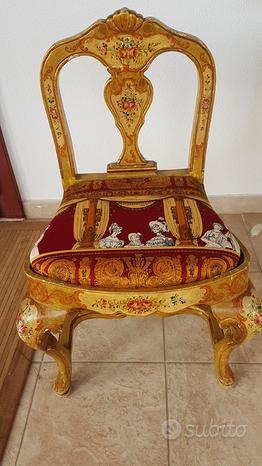 Coppia antiche sedie foglia oro dipinte a mano