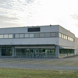 Locale commerciale su strada di forte passaggio