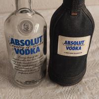 Bottiglia vuota vodka Absolute 