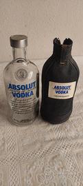 Bottiglia vuota vodka Absolute 