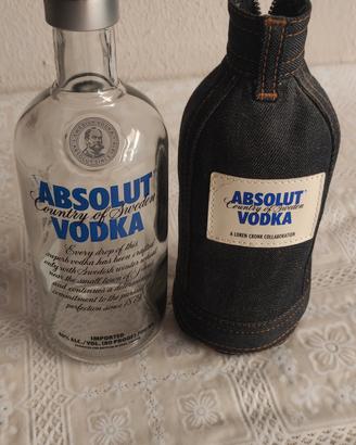 Bottiglia vuota vodka Absolute 