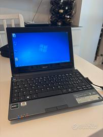 Acer Aspire One 521 mini laptop