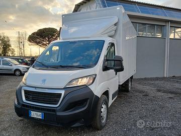 Peugeot Boxer 435 2.2 BlueHDi 140 S&S PLM Cabinato