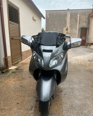 Suzuki burgman 650