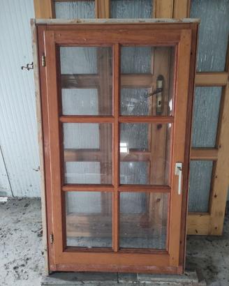 Finestra in legno