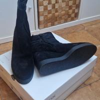 Stivaletti con zeppa Geox