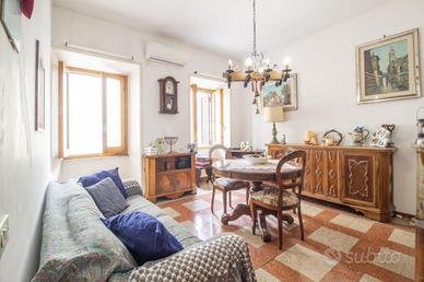 3 LOCALI A PALOMBARA SABINA