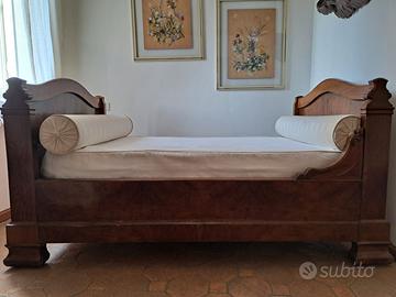 Letto antico. Letto a barca epoca Impero in noce