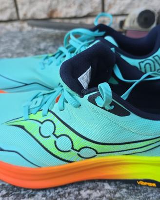 Saucony Peregrine 15 Trail Running Vibram