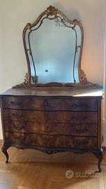 Comò stile chippendale, anni 50. radica di noce