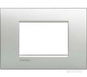 Placca Tre moduli B Ticino