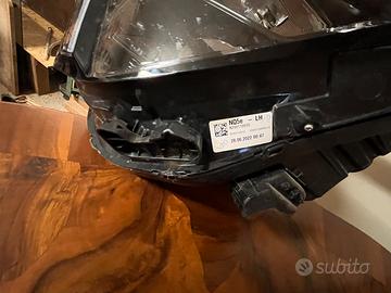 Faro anteriore sinistro