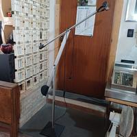 Lampada da terra orientabile in alluminio design