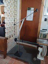 Lampada da terra orientabile in alluminio design