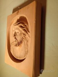volto di Cristo scolpito di tavola