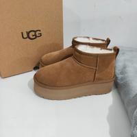 Stivali da neve con tacco alto UGG colorcastagna39