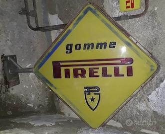 Insegna luminosa d’epoca Gomme Pirelli