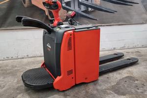 Transpallet elettrico marca Linde T20-AP con pesa.