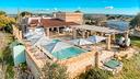 tenuta-ristrutturata-con-piscina-tipica-salentina