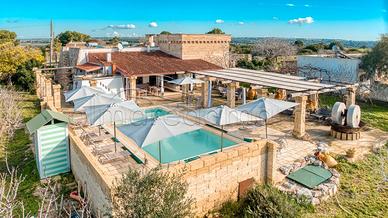 Tenuta ristrutturata con piscina tipica salentina