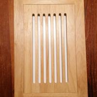 Tagliapane in legno con griglia estraibile 