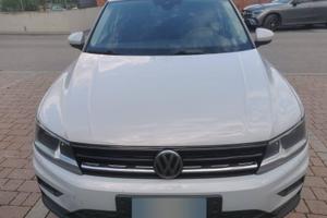 Auto Tiguan