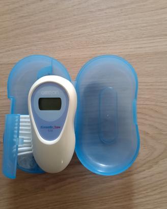 termometro digitale all'orecchio