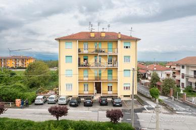 4 LOCALI A CASTELLETTO STURA