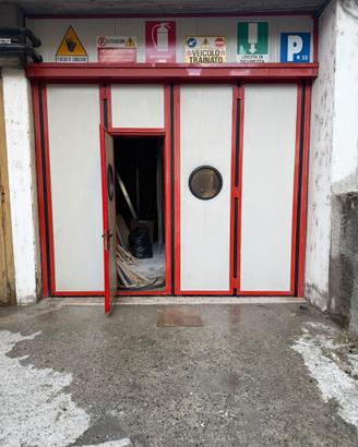 PORTONE GARAGE / MAGAZZINO A 4 ANTE