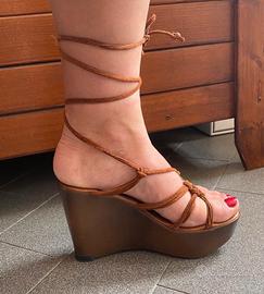 Sandalo in camoscio marrone alla schiava n.36