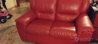 2 Divani  in pelle rossa