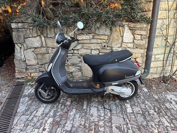 Piaggio Vespa 50 LX - 2013