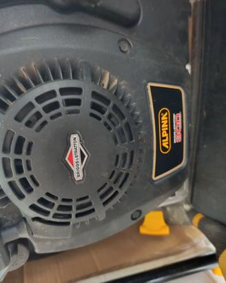 Tosaerba 4 tempi Alpina