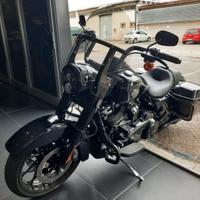 Harley-Davidson Road King C.V.O. ROAD KING 11...