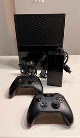 XBOX ONE usata con 2 controller e alimentatore