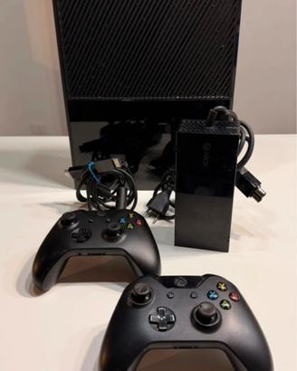 XBOX ONE usata con 2 controller e alimentatore