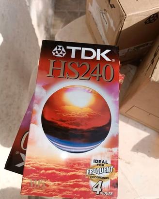 Videocassette VHS vergini TDK HS240