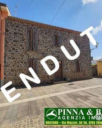 NARBOLIA - CASA TIPICA del posto Pietra