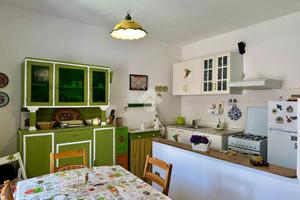 3 LOCALI A ALTARE