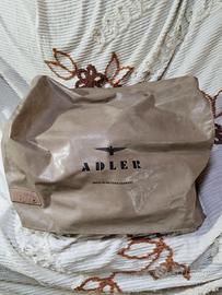 Macchina da scrivere Adler