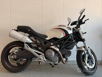 Ducati monster 696