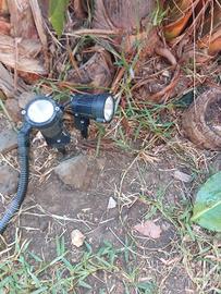  4 faretti da giardino  marca universo