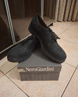 Scarpe Derby Nero Giardini Donna con glitter