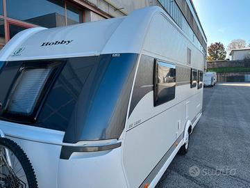 Roulotte Caravan Hobby De-Luxe 515 UHK