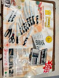 set posate e coltelli da cucina per carne