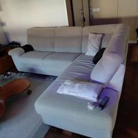 Divano con chaise longue (sceslong)