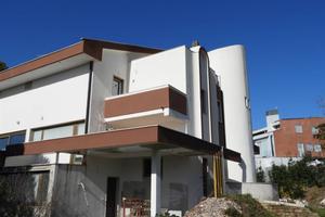 Villa di 400 m² con più di 5 locali e box auto a T